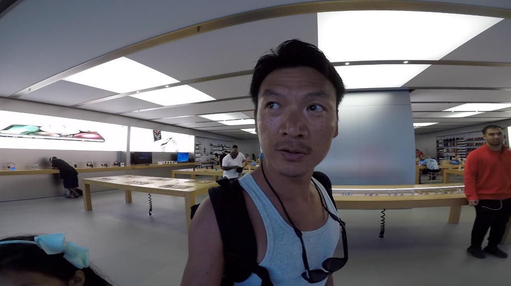 ＜ハワイ#9＞ iPhone X、完全フリーズ。海外でも新品交換出来るんです